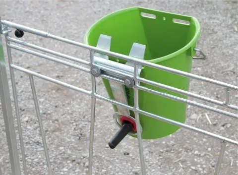Tränkeeimer mit FixClip-Ventil und Vitalsauger
