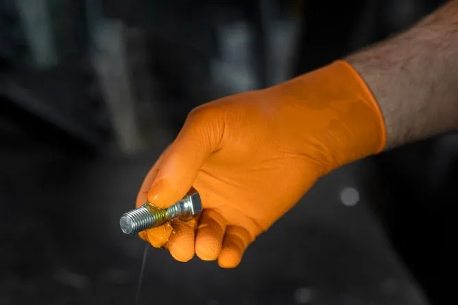 Extrem robuster Einmalhandschuh Nitrile X-Grip, 50Stk.