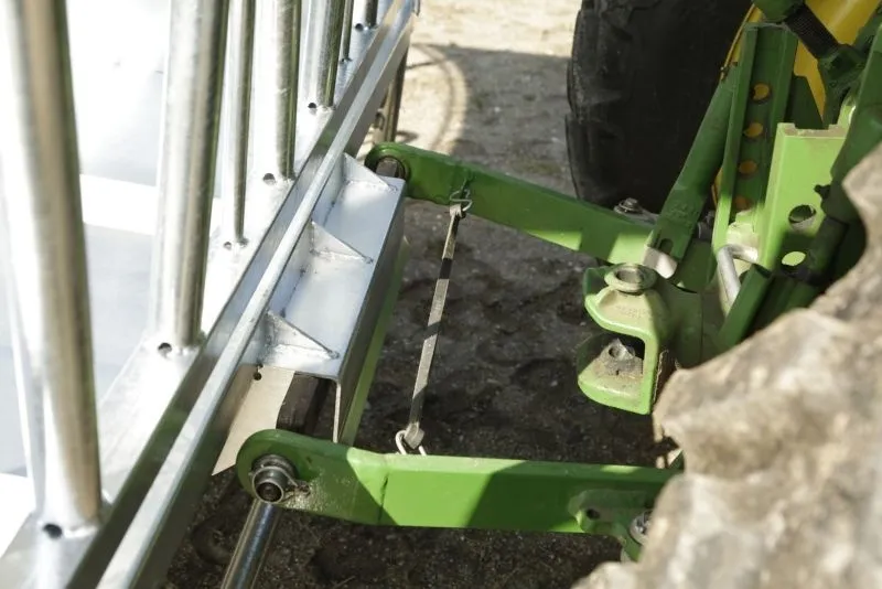 Viereckraufe mit Palisadenfressgitter "Standard"