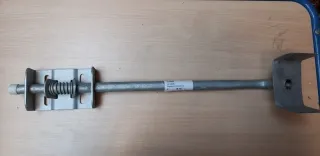 Verstellb. Nippelrohrstütze m. Spielschutz galvan.,